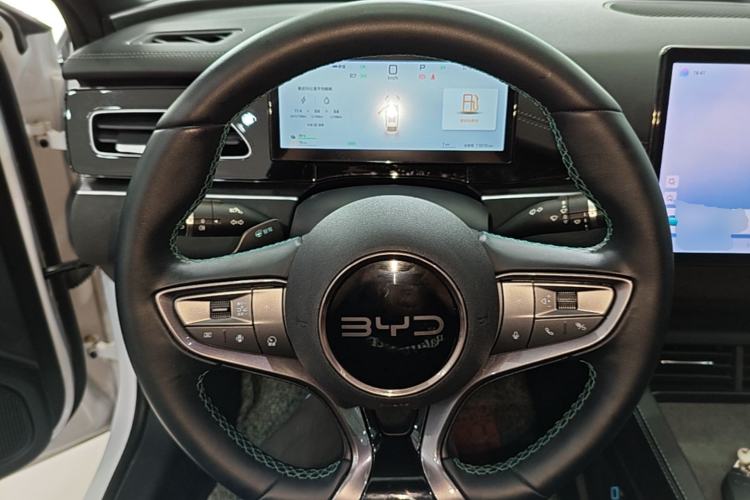 Used BYD Seal 06 New Energy 2025 DM-i Smart Drive 120KM Deluxe Model Steering Wheel