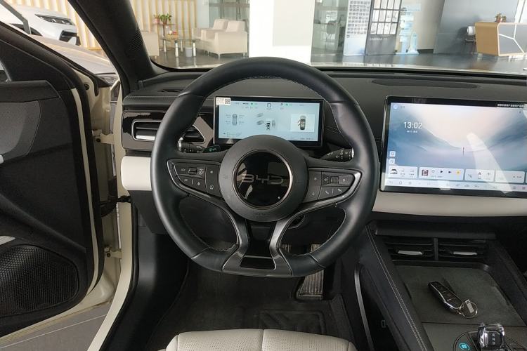 Used BYD Seal 06 New Energy 2025 DM-i Smart Drive 120KM Deluxe Model Steering Wheel