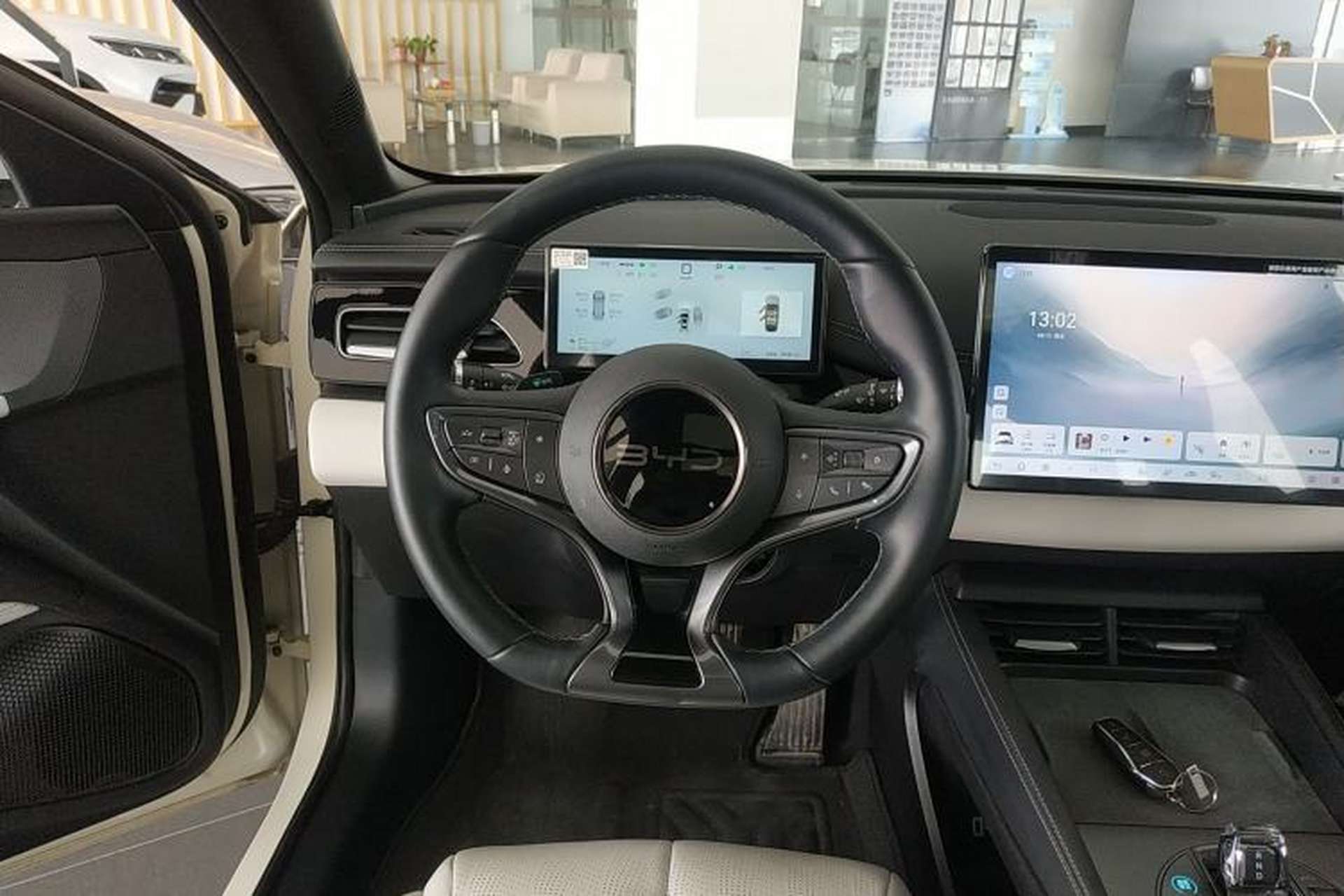 Used BYD Seal 06 New Energy 2025 DM-i Smart Drive 120KM Deluxe Model Steering Wheel