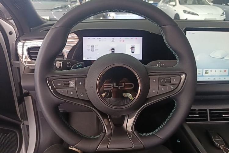 Used BYD Seal 06 New Energy 2025 EV 545KM Premium Edition Steering Wheel
