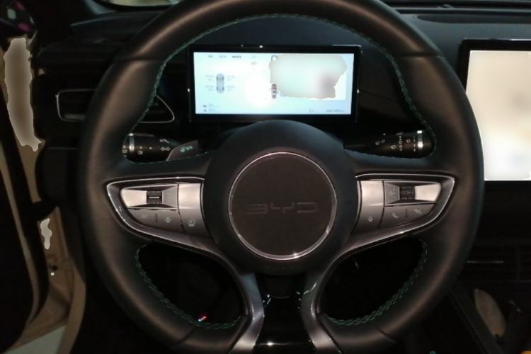 Used BYD Seal 06 New Energy 2025 DM-i Smart Drive 80KM Prestige Model Steering Wheel