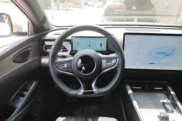 Used BYD Seal 06 New Energy 2025 DM-i Intelligent Drive 120KM Flagship Model Steering Wheel