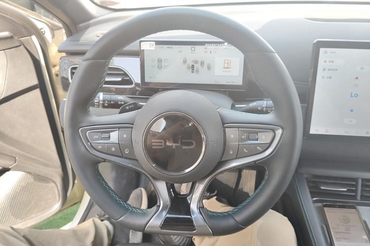 Used BYD Seal 06 New Energy 2025 DM-i Smart Drive 120KM Deluxe Model Steering Wheel