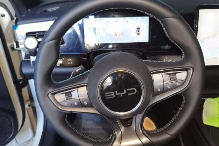 Used BYD Seal 06 New Energy 2025 EV 545KM Premium Edition Steering Wheel