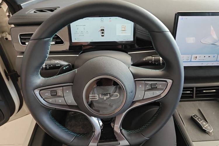 Used BYD Seal 06 New Energy 2025 DM-i Smart Drive 120KM Deluxe Model Steering Wheel