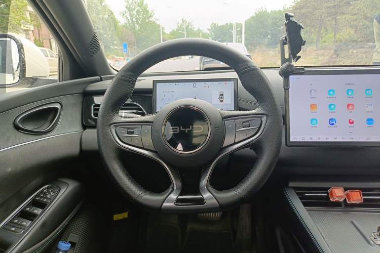 Used BYD Seal 06 New Energy 2025 DM-i Smart Drive 80KM Prestige Model Steering Wheel