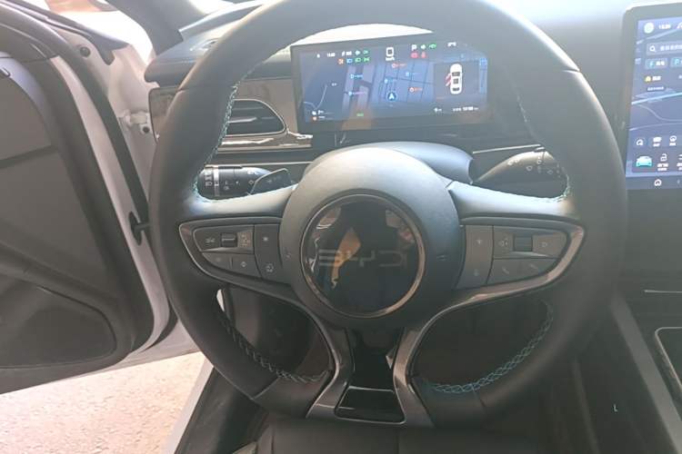 Used BYD Seal 06 New Energy 2025 DM-i Smart Drive 80KM Luxury Model Steering Wheel