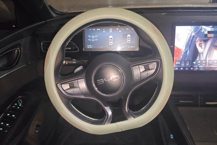 Used BYD Seal 06 New Energy 2025 DM-i Smart Drive 120KM Prestige Model Steering Wheel