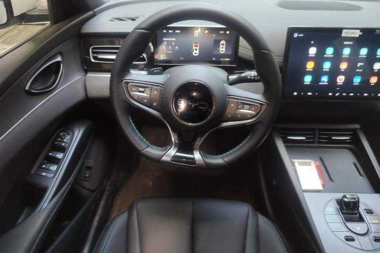 Used BYD Seal 06 New Energy 2025 DM-i Smart Drive 80KM Luxury Model Steering Wheel