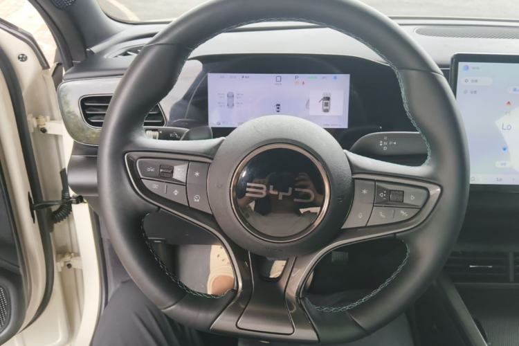 Used BYD Seal 06 New Energy 2025 EV 470KM Prestige Edition Steering Wheel