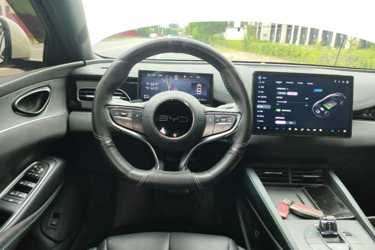 Used BYD Seal 06 New Energy 2025 DM-i Smart Drive 120KM Prestige Model Steering Wheel