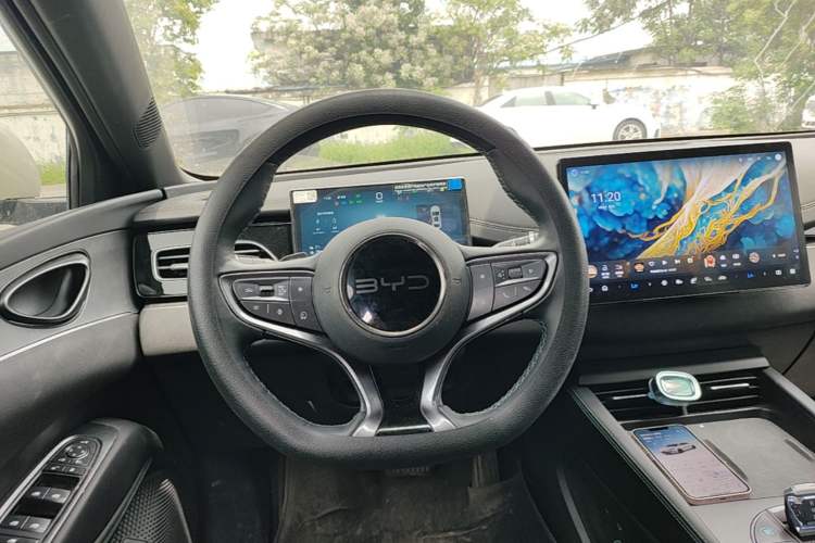 Used BYD Seal 06 New Energy 2025 DM-i Smart Drive 120KM Deluxe Model Steering Wheel