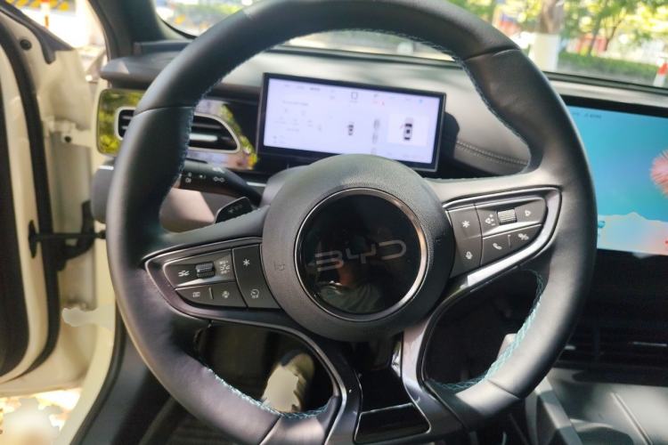 Used BYD Seal 06 New Energy 2025 DM-i Smart Drive 80KM Luxury Model Steering Wheel