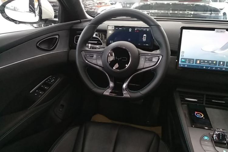Used BYD Seal 06 New Energy 2025 DM-i Smart Drive 120KM Deluxe Model Steering Wheel
