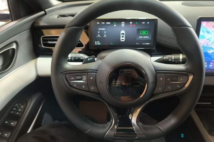 Used BYD Seal 06 New Energy 2025 DM-i Smart Drive 80KM Luxury Model Steering Wheel