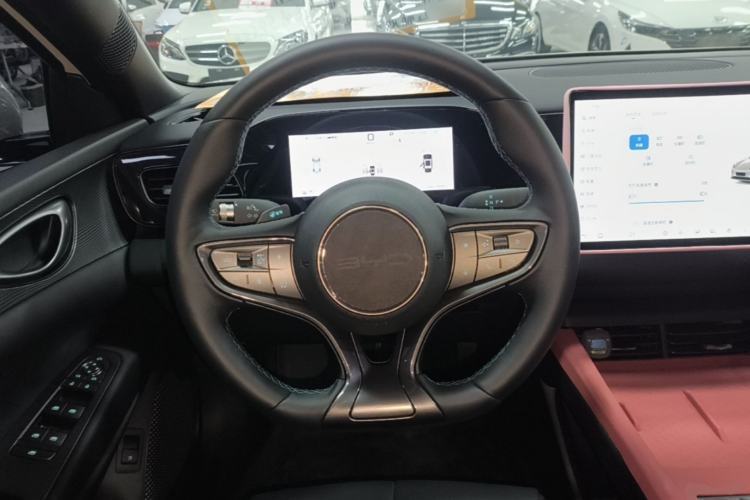 Used BYD Seal 06 New Energy 2025 EV 545KM Premium Edition Steering Wheel
