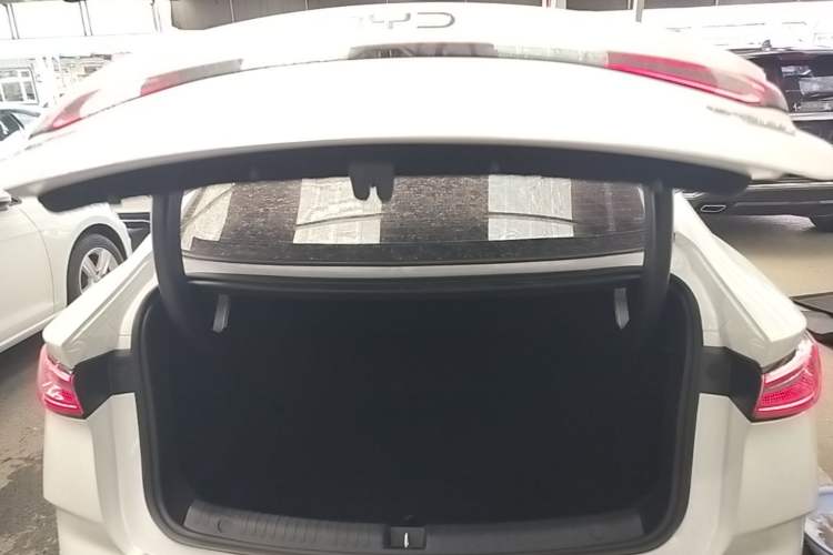 Used BYD Seal 06 New Energy 2025 DM-i Smart Drive 80KM Luxury Model Trunk