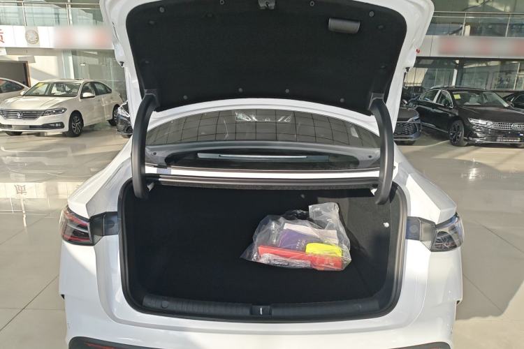Used BYD Seal 06 New Energy 2025 DM-i Smart Drive 80KM Luxury Model Trunk