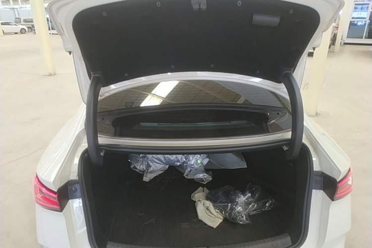 Used BYD Seal 06 New Energy 2025 DM-i Smart Drive 80KM Luxury Model Trunk