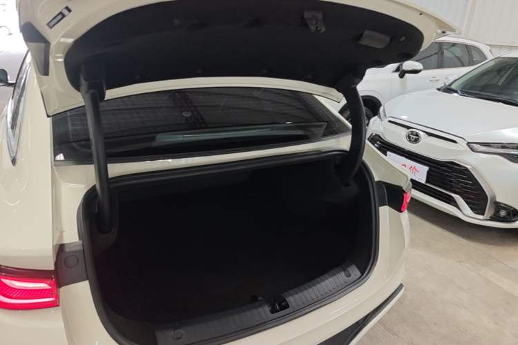 Used BYD Seal 06 New Energy 2025 EV 545KM Premium Edition Trunk