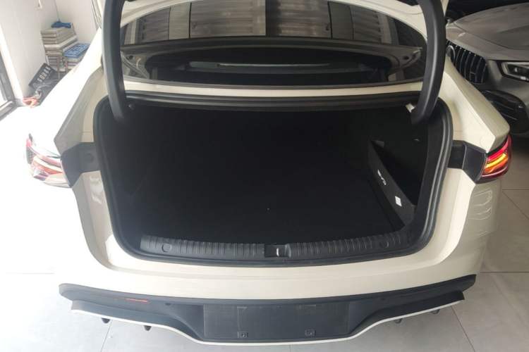 Used BYD Seal 06 New Energy 2025 DM-i Smart Drive 120KM Prestige Model Trunk