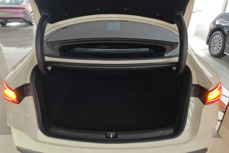 Used BYD Seal 06 New Energy 2025 DM-i Smart Drive 120KM Deluxe Model Trunk