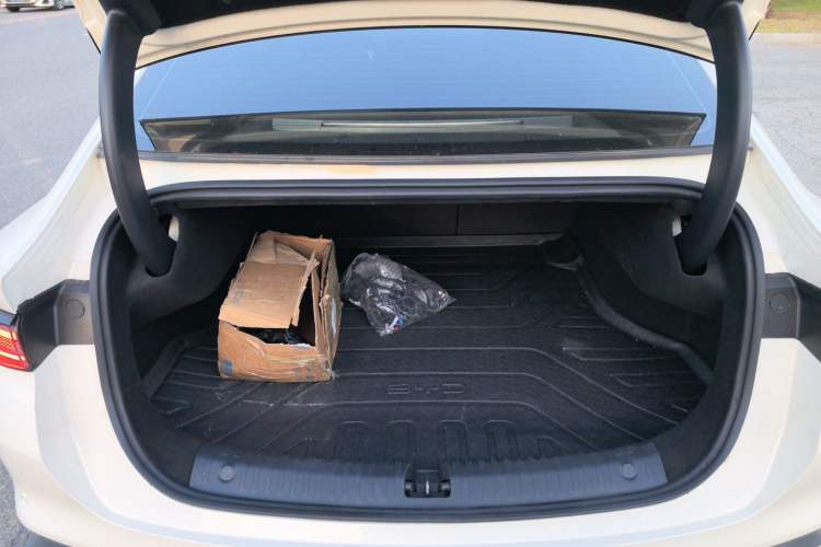 Used BYD Seal 06 New Energy 2025 EV 545KM Premium Edition Trunk