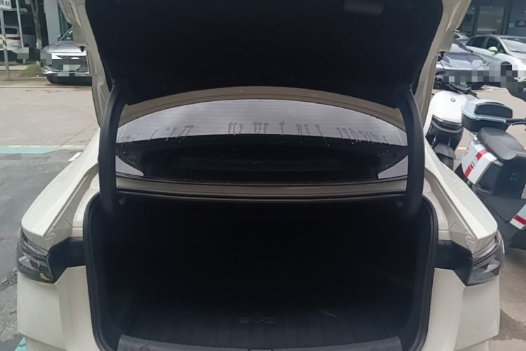Used BYD Seal 06 New Energy 2025 DM-i Smart Drive 80KM Luxury Model Trunk