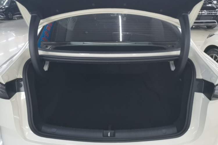 Used BYD Seal 06 New Energy 2025 DM-i Smart Drive 120KM Deluxe Model Trunk