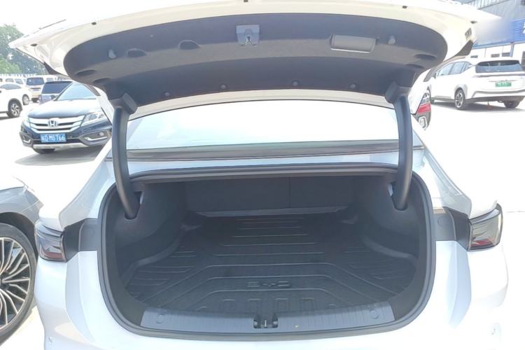 Used BYD Seal 06 New Energy 2025 EV 545KM Premium Edition Trunk