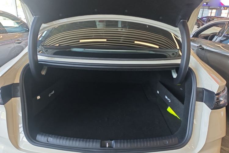 Used BYD Seal 06 New Energy 2025 DM-i Intelligent Drive 120KM Flagship Model Trunk