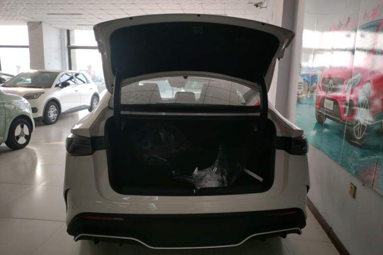 Used BYD Seal 06 New Energy 2025 DM-i Smart Drive 80KM Luxury Model Trunk