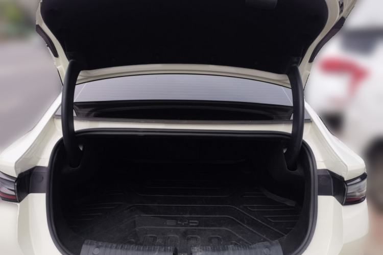 Used BYD Seal 06 New Energy 2025 EV 545KM Premium Edition Trunk