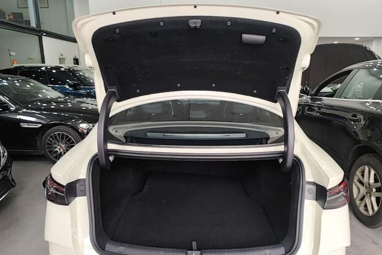 Used BYD Seal 06 New Energy 2025 DM-i Smart Drive 80KM Luxury Model Trunk