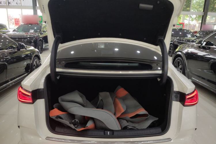 Used BYD Seal 06 New Energy 2025 DM-i Smart Drive 80KM Luxury Model Trunk
