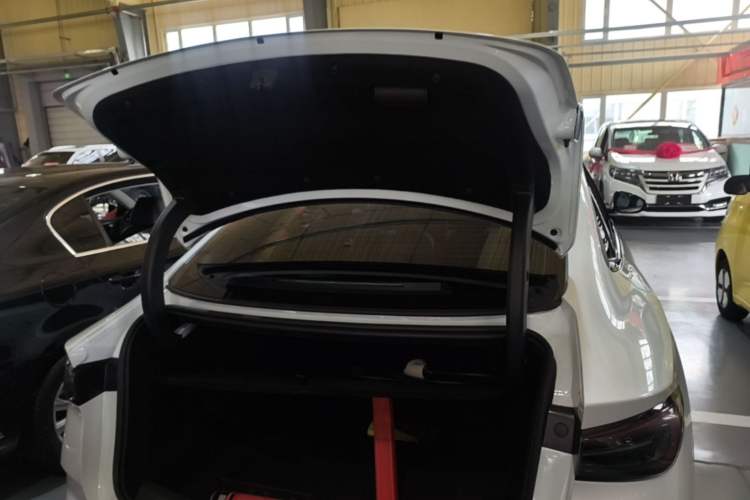 Used BYD Seal 06 New Energy 2025 DM-i Smart Drive 80KM Luxury Model Trunk