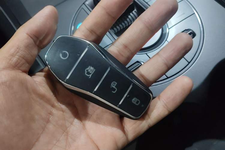 Used BYD Seal 06 New Energy 2025 DM-i Smart Drive 80KM Luxury Model Vehicle Key