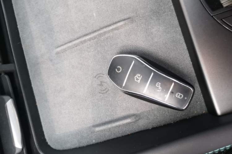 Used BYD Seal 06 New Energy 2025 DM-i Smart Drive 120KM Deluxe Model Vehicle Key