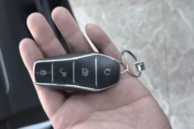 Used BYD Seal 06 New Energy 2025 DM-i Smart Drive 80KM Luxury Model Vehicle Key