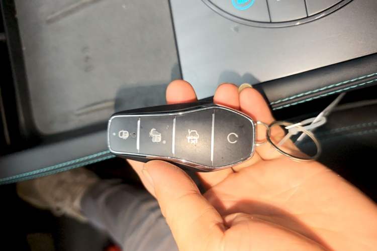Used BYD Seal 06 New Energy 2025 DM-i Intelligent Drive 120KM Flagship Model Vehicle Key