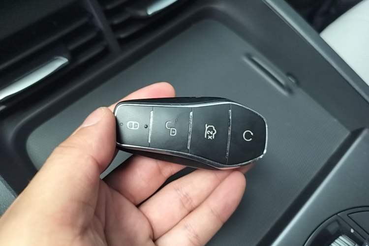 Used BYD Seal 06 New Energy 2025 DM-i Smart Drive 80KM Luxury Model Vehicle Key