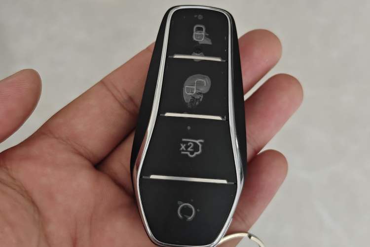 Used BYD Seal 06 New Energy 2025 DM-i Smart Drive 120KM Deluxe Model Vehicle Key