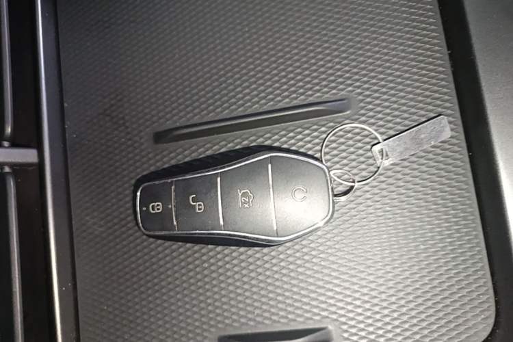 Used BYD Seal 06 New Energy 2025 EV 545KM Premium Edition Vehicle Key