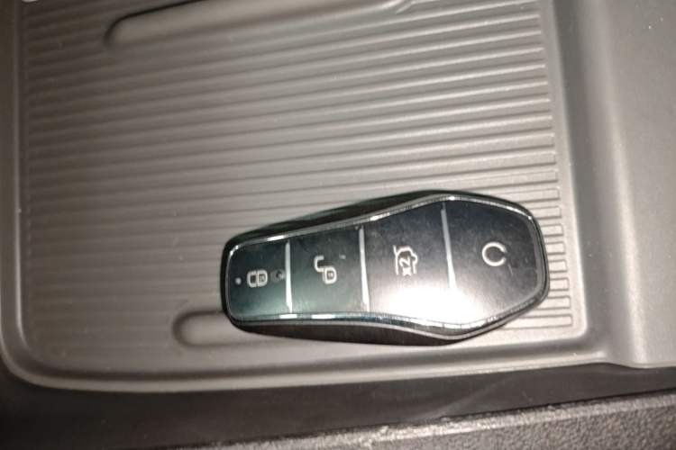 Used BYD Seal 06 New Energy 2025 DM-i Smart Drive 80KM Luxury Model Vehicle Key