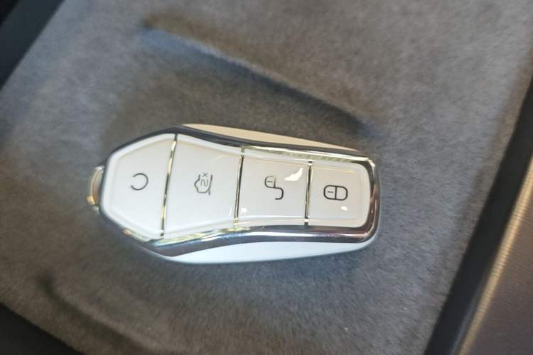 Used BYD Seal 06 New Energy 2025 DM-i Intelligent Drive 120KM Flagship Model Vehicle Key