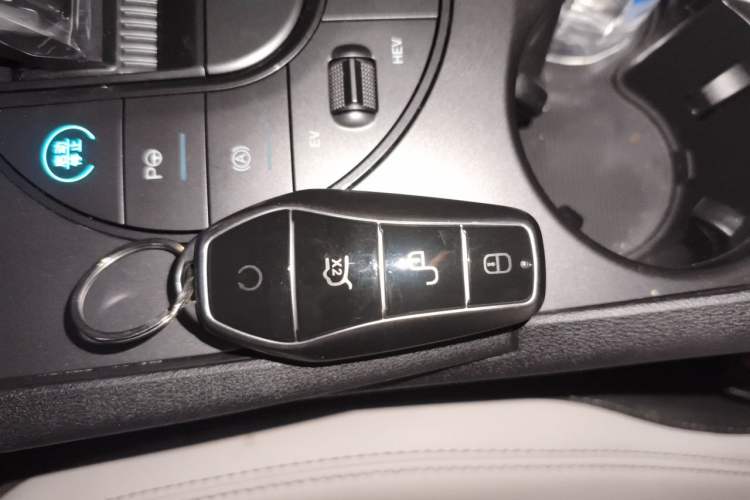 Used BYD Seal 06 New Energy 2025 DM-i Smart Drive 80KM Luxury Model Vehicle Key