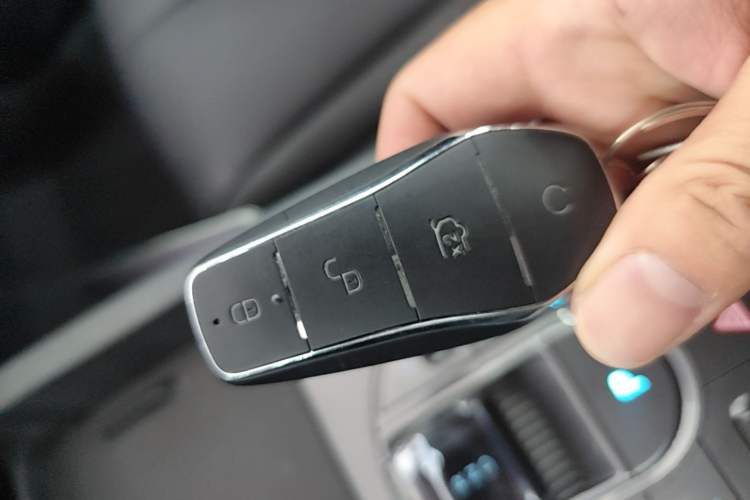 Used BYD Seal 06 New Energy 2025 DM-i Smart Drive 80KM Luxury Model Vehicle Key