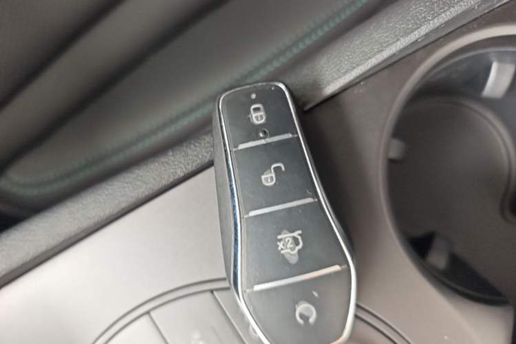 Used BYD Seal 06 New Energy 2025 DM-i Smart Drive 80KM Luxury Model Vehicle Key