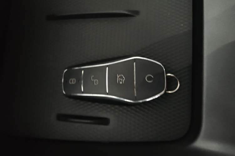 Used BYD Seal 06 New Energy 2025 EV 470KM Prestige Edition Vehicle Key