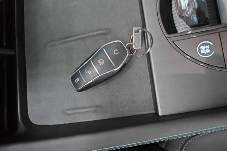 Used BYD Seal 06 New Energy 2025 DM-i Intelligent Drive 120KM Flagship Model Vehicle Key
